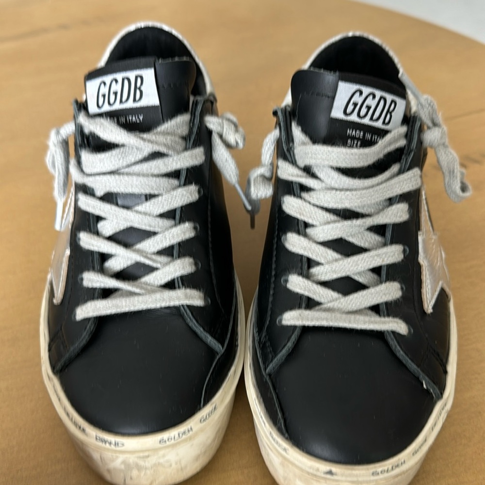 Golden Goose
Women's Hi Star Leather Sneakers 35